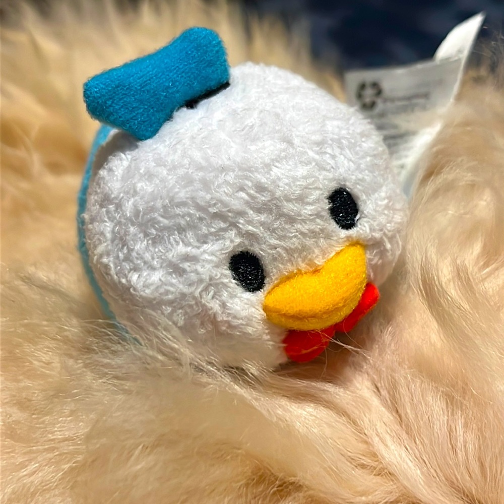 DISNEY STORE TSUM TSUM Donald Duck Valentine Chocolate 3.5"  Mini Plush NWT NEW